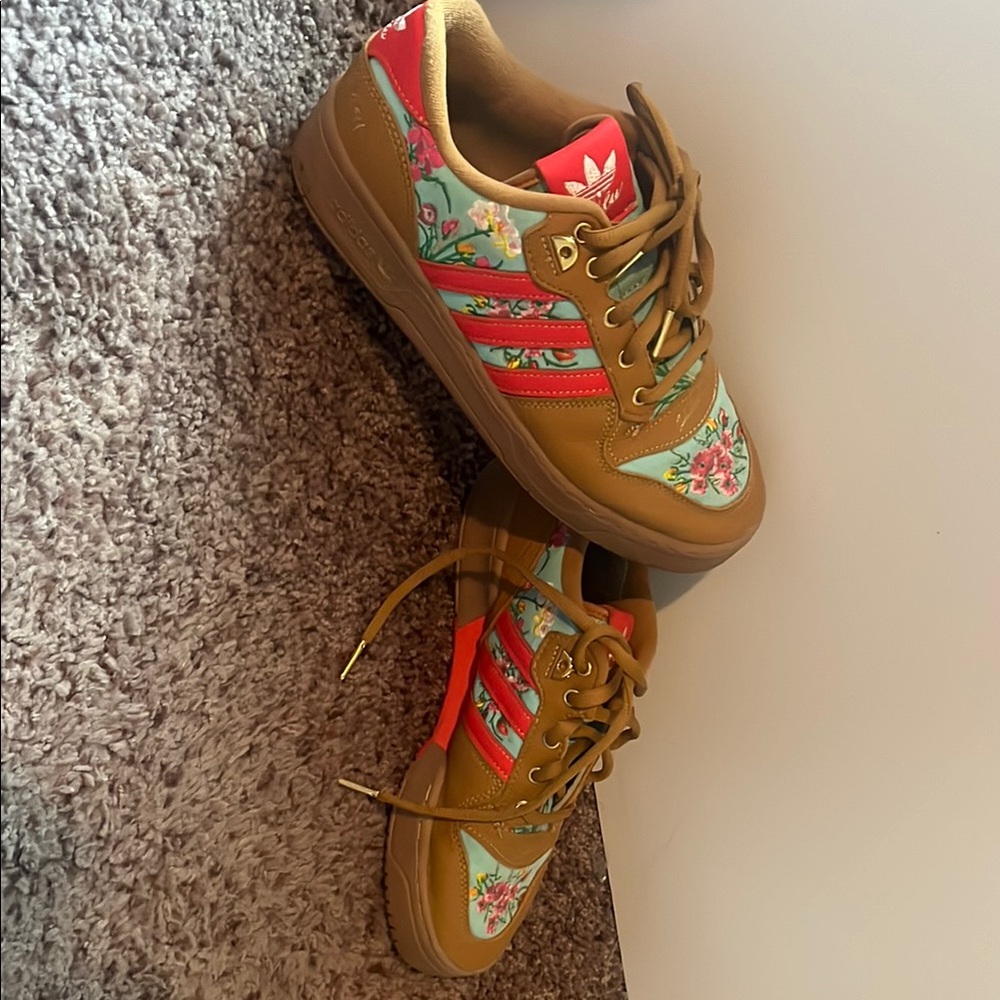 Adidas rivalry unheardof X moms ugly couch collab